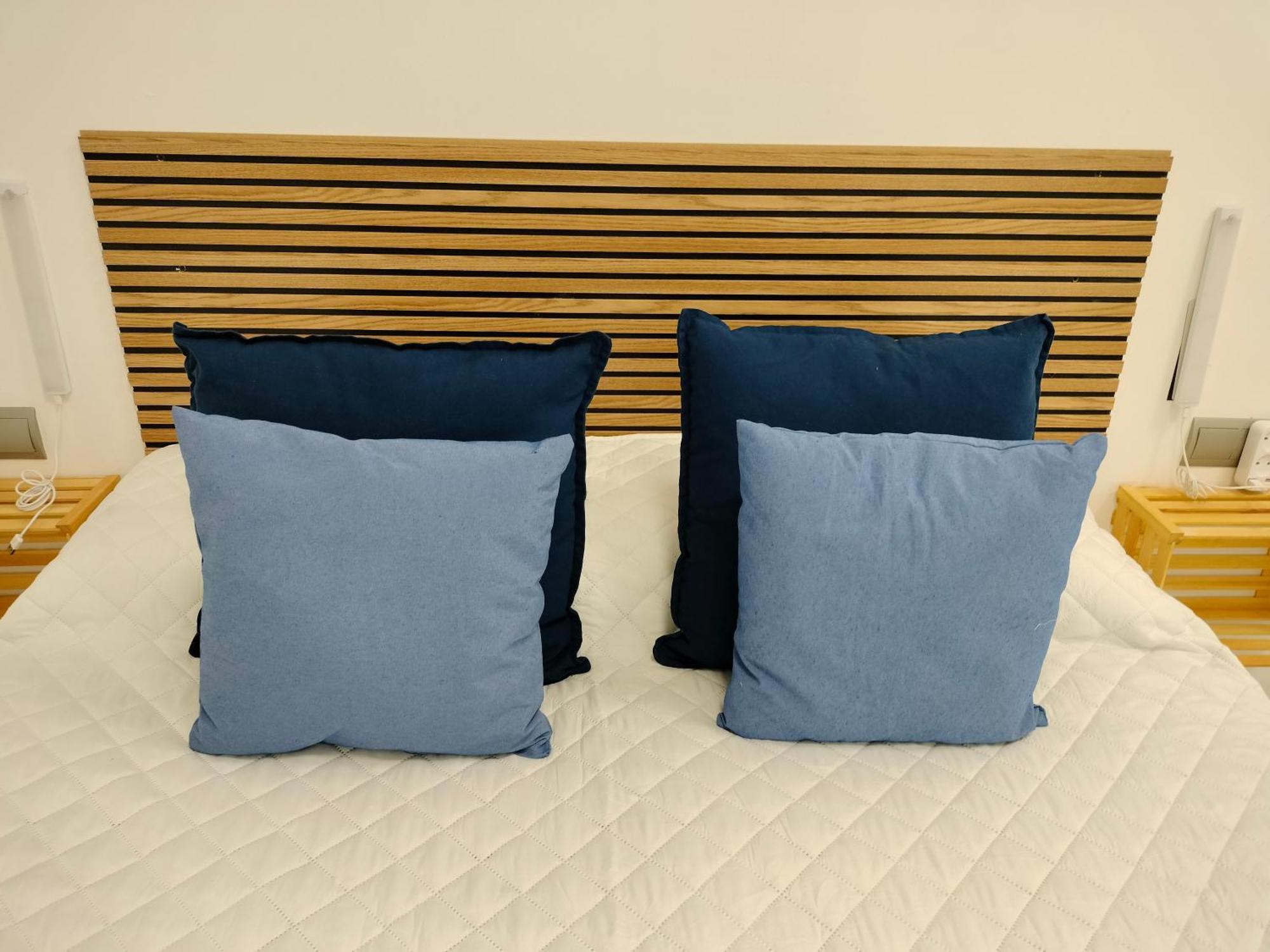 Apartaments Puigcardener 1 Манреса Экстерьер фото